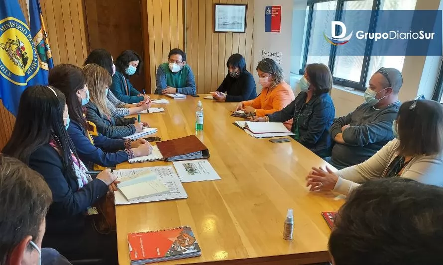 Delegado Araya articula plan de acción para Escuela España