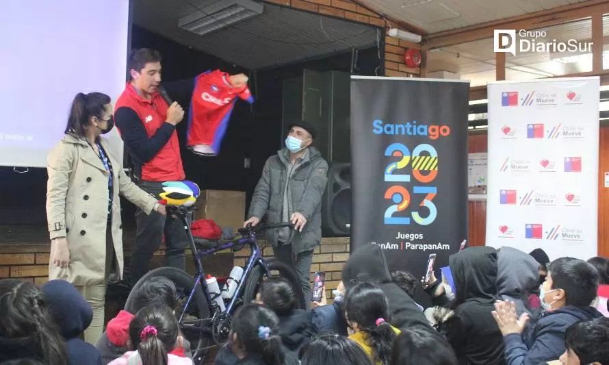 Santiago 2023 llegó con “Pipo” Rodríguez a Escuela Nieves del Sur