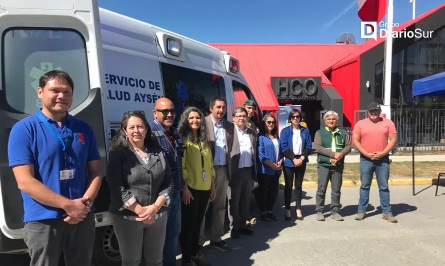 Servicio de Salud entrega ambulancia nueva a Hospital de Cochrane