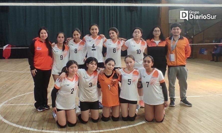 Colegio Santa Teresa sumó otro triunfo en el vóleibol escolar