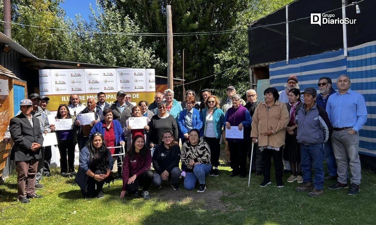 Programa Vínculos certifica a 23 adultos mayores de Chile Chico