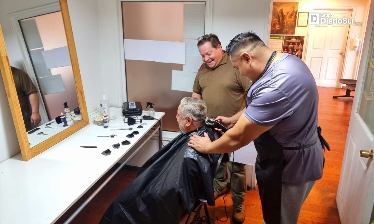 Retén de El Blanco ofrece servicio de peluquería a la comunidad