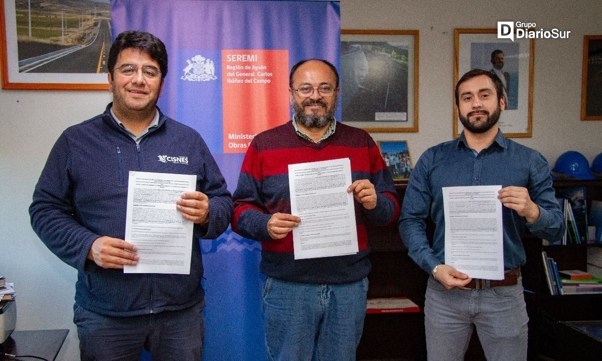 Firman convenio para conservación de tres muelles en comuna de Cisnes