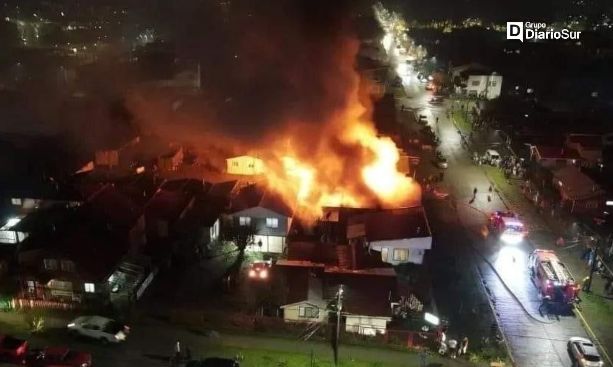 Incendio destruyó por completo vivienda en Cochrane
