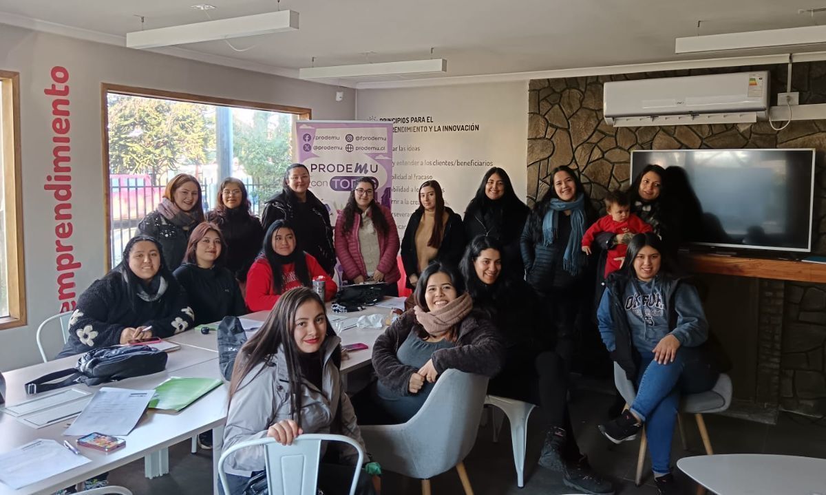 Programa Juntas Crecemos apoya a 20 jóvenes emprendedoras de Aysén