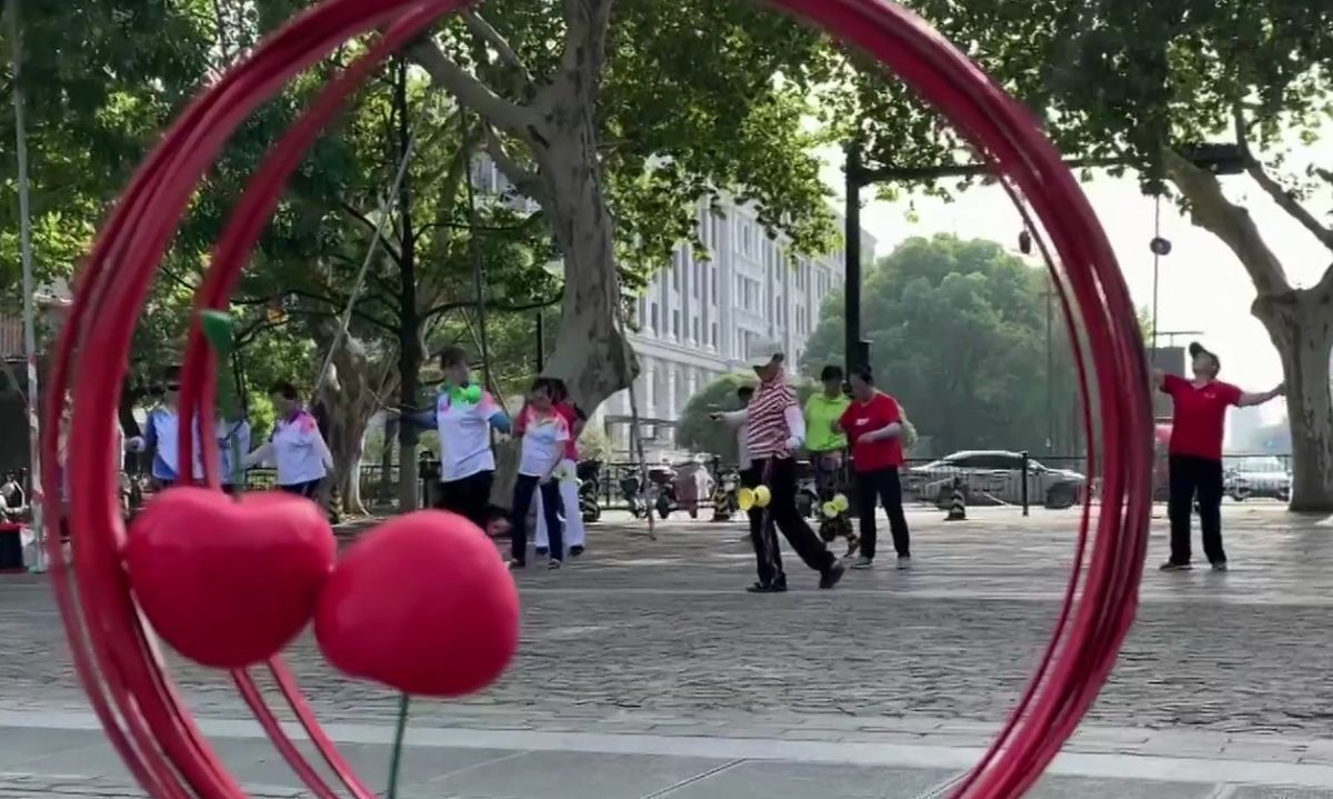 China will have a sculpture of the Chilean cherry in a public space